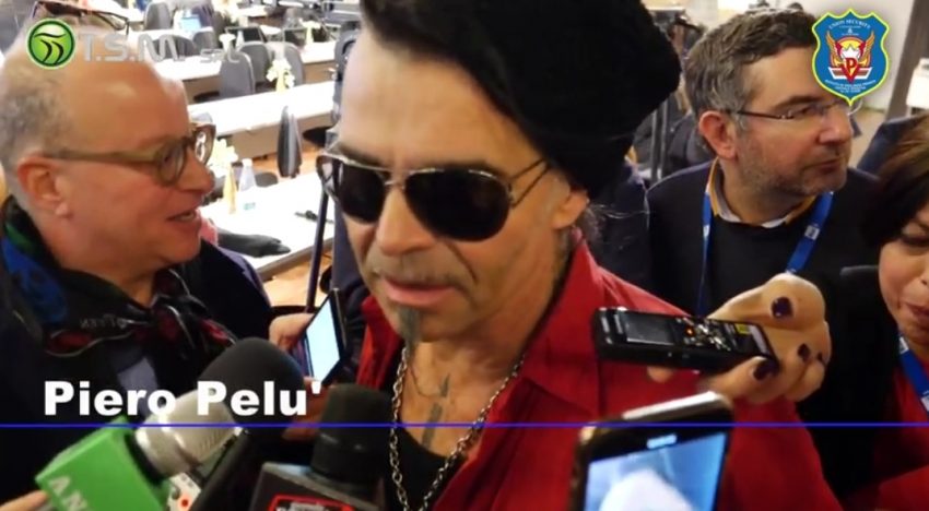 PIERO PELÙ presenta il suo nuovo disco di inediti “PUGILI FRAGILI”.